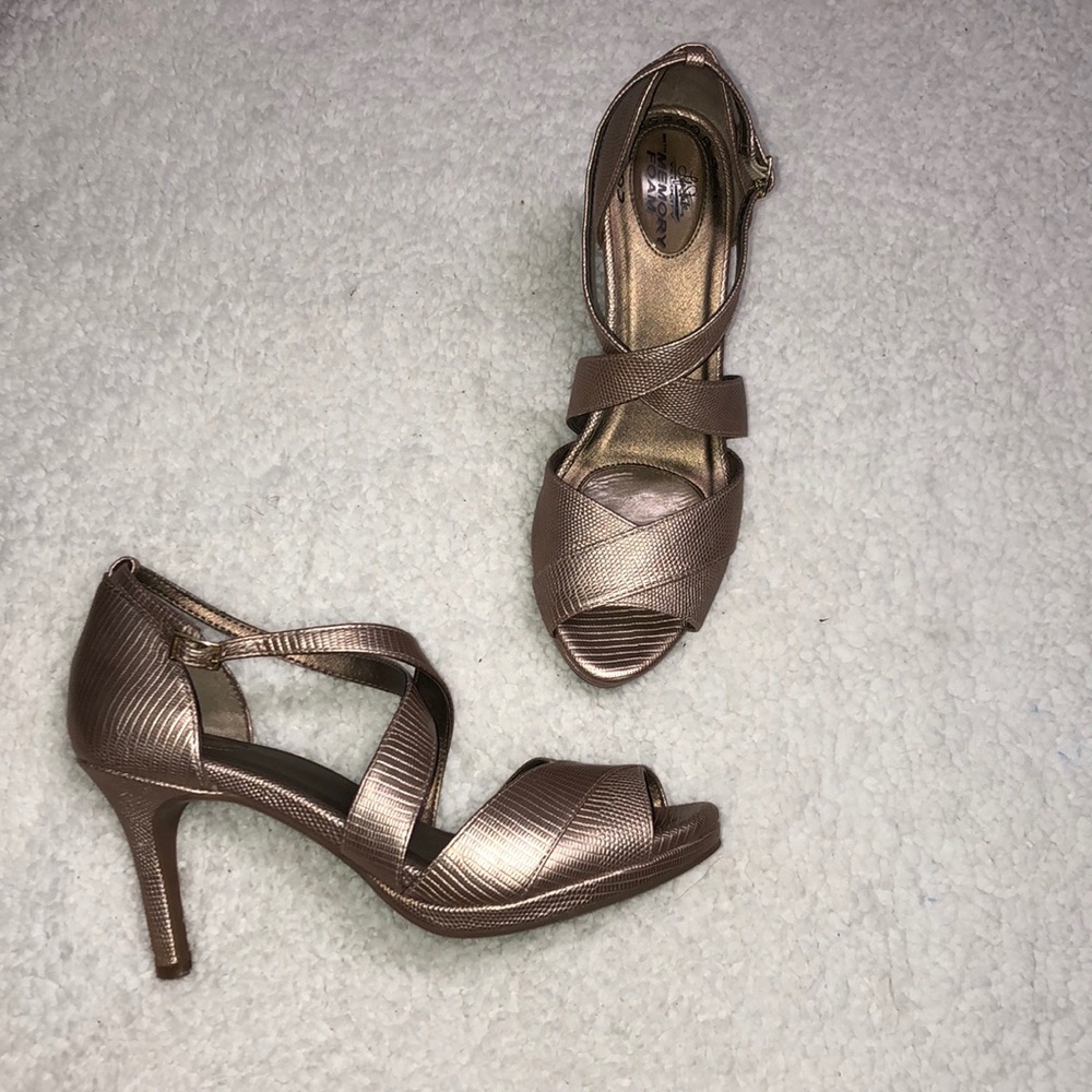 ✨Golden Heels✨